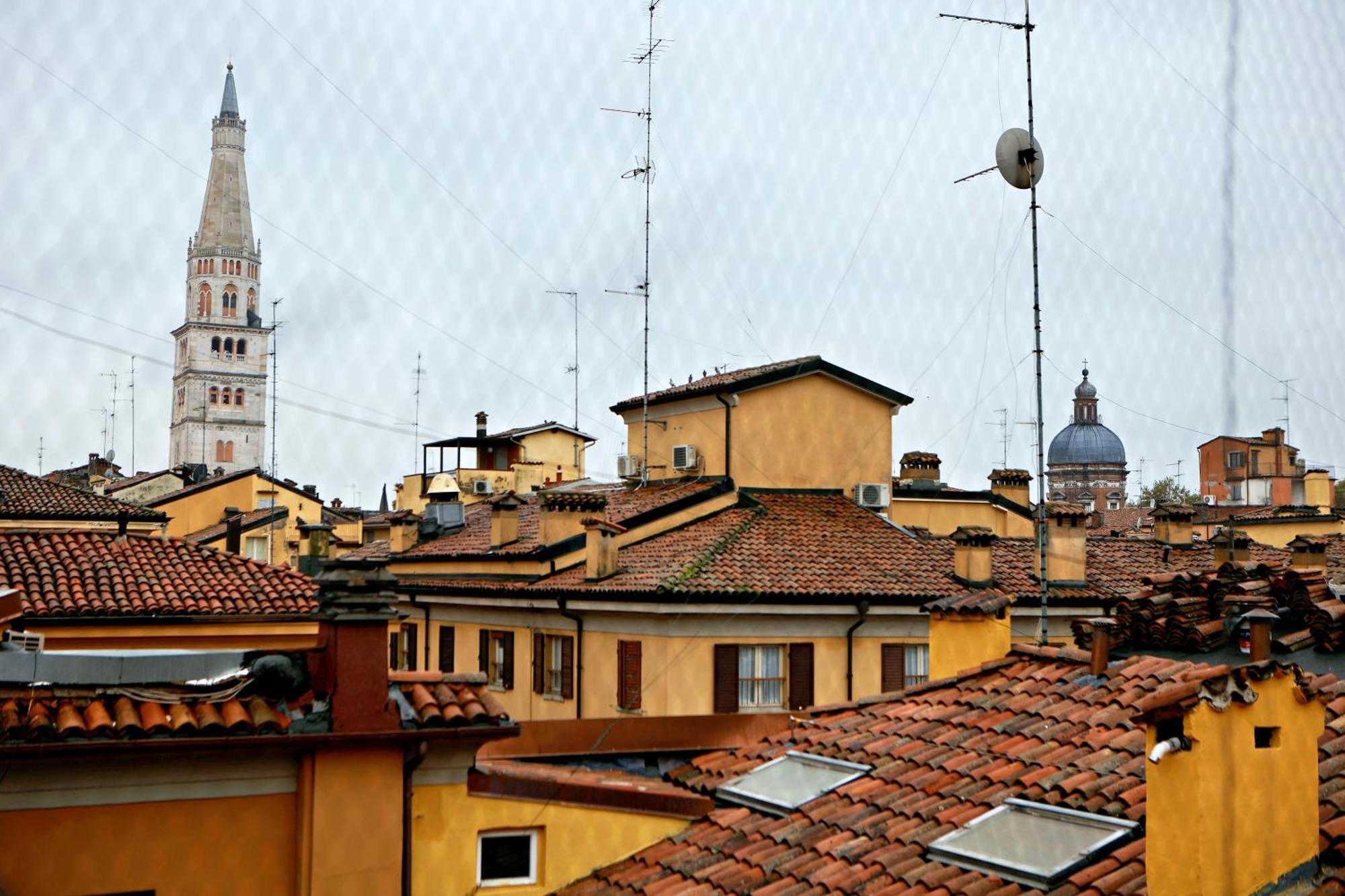 Loggia Dei Lovoleti Suite Modena Exterior foto